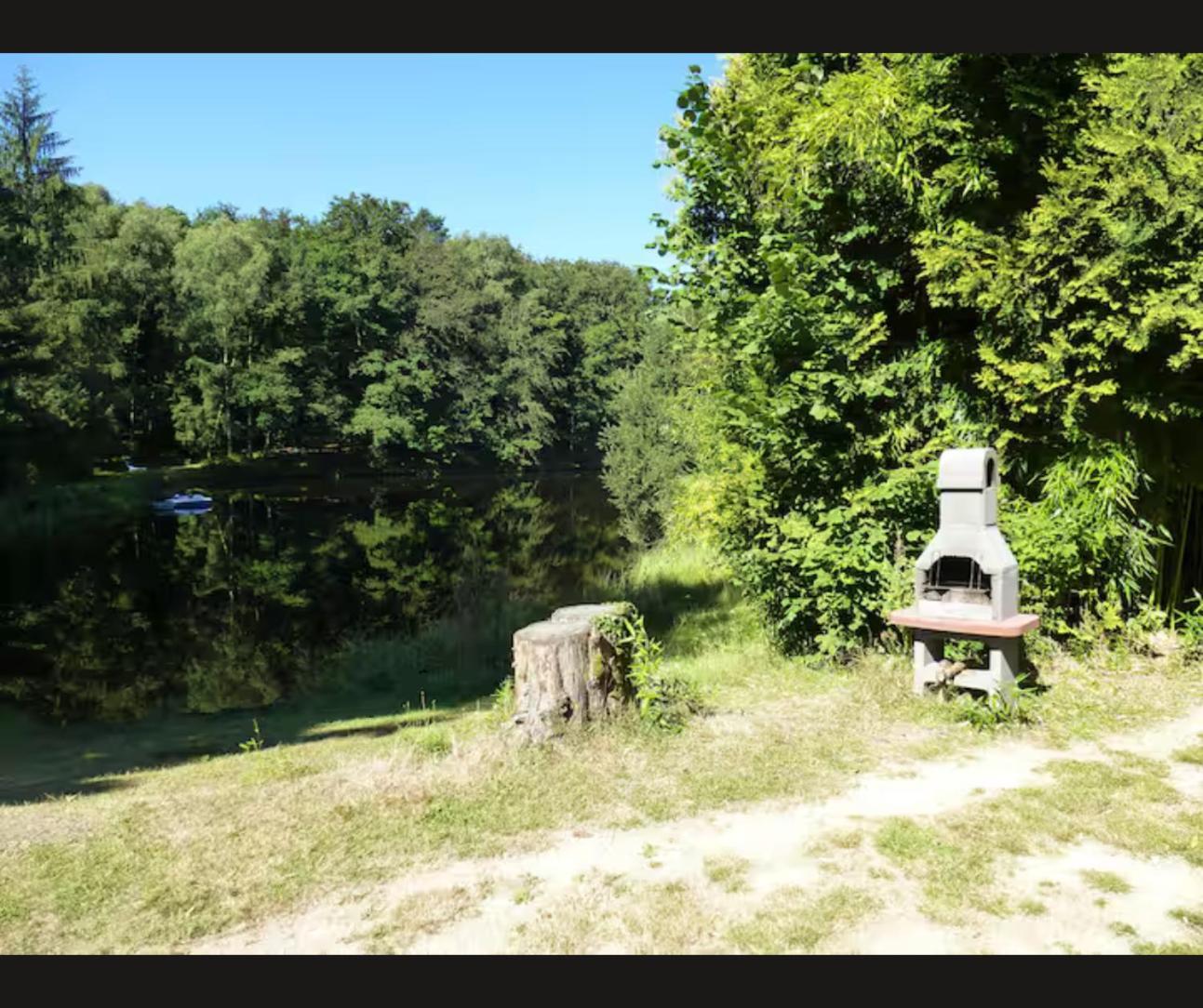 Cabane Limousine Au Bord D'Un Etang Bonnac-la-Cote Exterior photo
